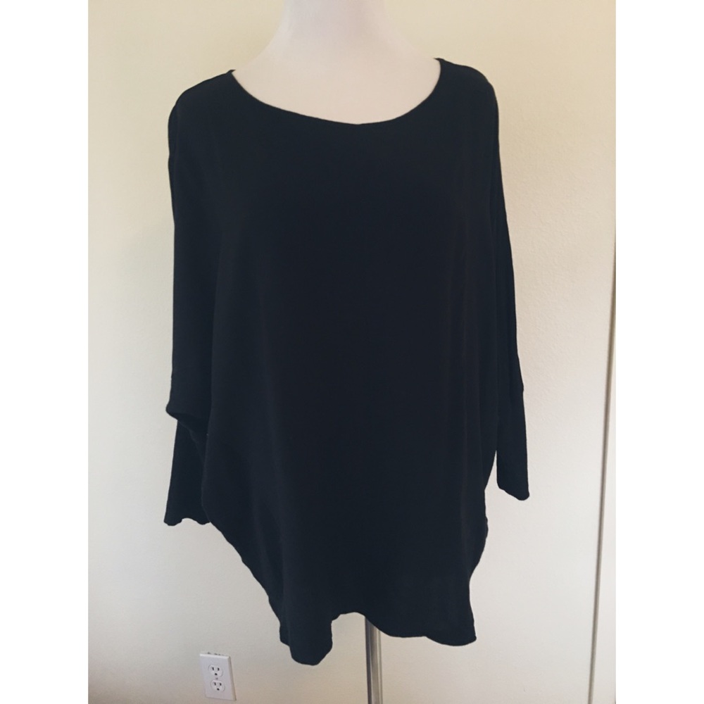 🆑 Two by Vince Camuto soft Dolman Sleeve Top.